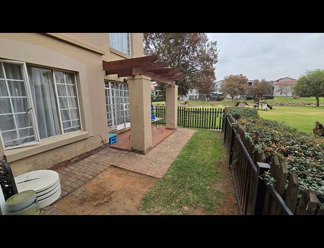 3 BEDROOM SECTIONAL TITLE FOR SALE IN CASTLEVIEW